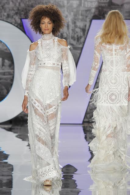 La Colección Boho Chic de YolanCris 2018 va dirigida a novias millenials atrevidas y provocativas sin dejar de ser elegantes