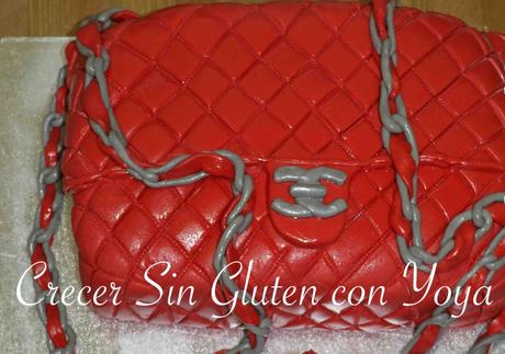 Tarta Bolso Chanel modelo 2.55. en fondant Tarta Bolso Chanel modelo 2.55. en fondant