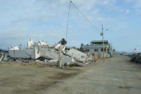 Cosiendo el dolor emocional: un año del terremoto en Ecuador F:\FOTOGRAFIAS\ECUADOR\+Fotos Ecuador Mayo\+san clemente.JPG