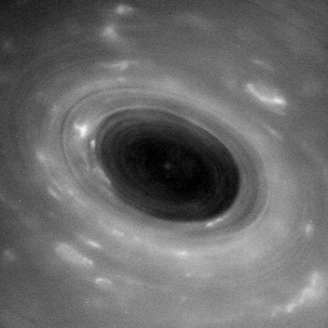 #NASA muestra primeras fotos de #Saturno nunca antes vistas (FOTOS)