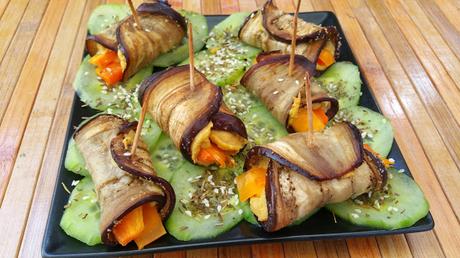 Rollitos de berenjena rellenas de hummus y zanahorias glaseadas Rollitos de berenjena rellenas de hummus y zanahorias glaseadas