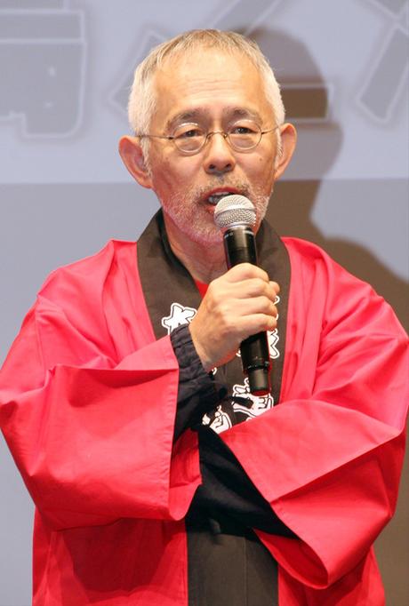 Hayao Miyazaki trabaja en el storyboard de su nueva película