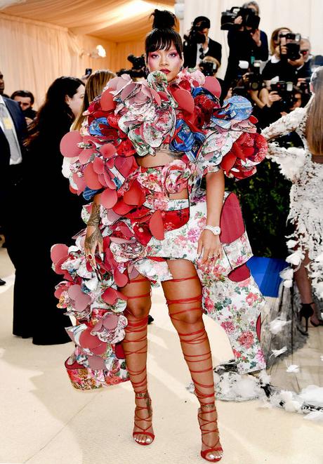 Rei Kawakubo look de Rihanna