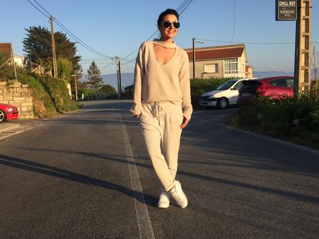 Jersey choker con jogger pants photo F18F6C7E-3690-4746-800F-CF1BE351BB3A_zpsewk5rdjb.jpg