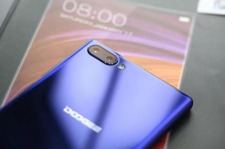 Doogee Mix, otro dispositivo más sin marcos