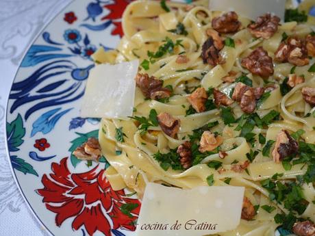 Fettuccine con nueces y limón Fettuccine con nueces y limón