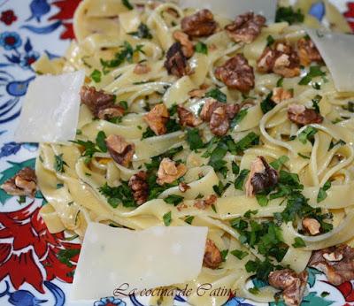 Fettuccine con nueces y limón Fettuccine con nueces y limón