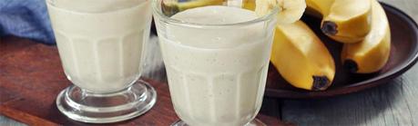 4 smoothies diferentes y originales para tu día a día Smoothie de plátano y dátiles