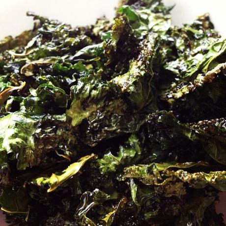 Kale chips (snack saludable de col rizada) Kale chips (snack saludable de col rizada)