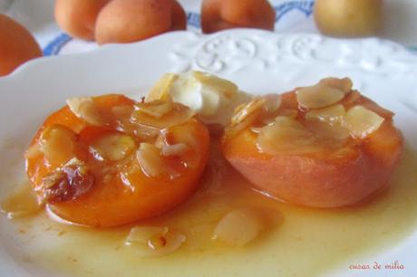 Albaricoques asados con miel y almendras Albaricoques asados con miel y almendras