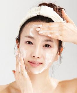 CUIDADOS FACIALES: DOBLE LIMPIEZA, CUIDA TU PIEL COMO LAS COREANAS CUIDADOS FACIALES: DOBLE LIMPIEZA, CUIDA TU PIEL COMO LAS COREANAS