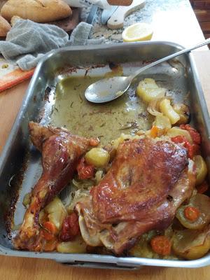 Guarnición de patata y cebolla Guarnición de patata y cebolla