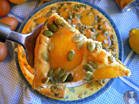 Pastel de melocotón con pipas de calabaza