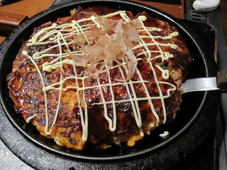 Okonomiyaki, un delicioso plato japonés