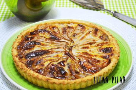 Tarta salada de pera, con queso azul y pecanas