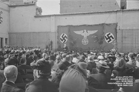 Fototeca: Especial Día de la Madre (III) En el Colegio Alemán. Madrid, 1941