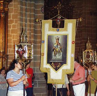 ROSARIO DIARIO EN LA CATEDRAL DE PAMPLONA