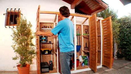 construir-una-caseta-en-el-jardin-para-nuestras-herramientas-3