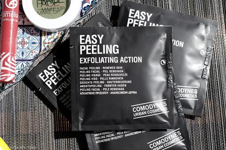 Easy Peeling de Comodynes| Exfoliando la piel con toallitas