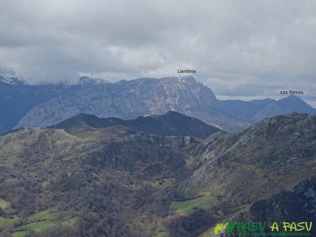 Vista de la Llambria y los Tornos desde el Carria