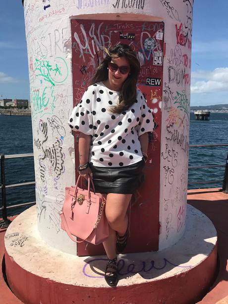 Black dots Black dots