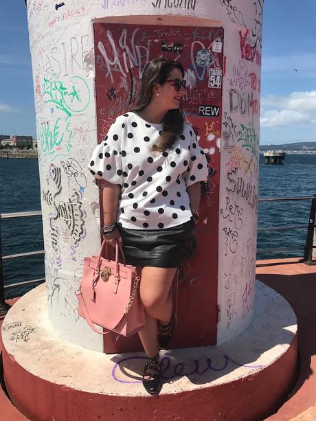 Black dots Black dots