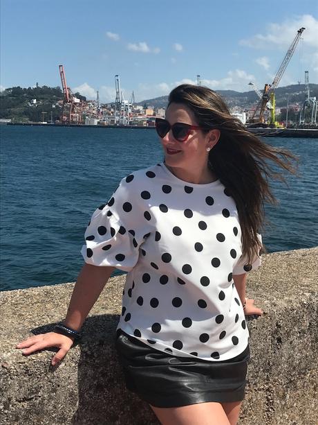 Black dots Black dots