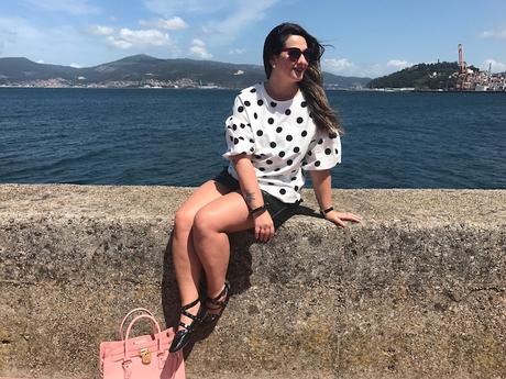 Black dots Black dots