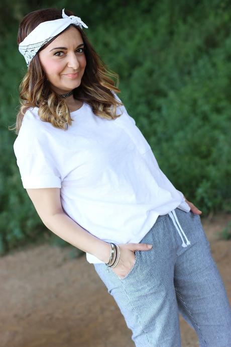 Con pantalones de rayas Con pantalones de rayas