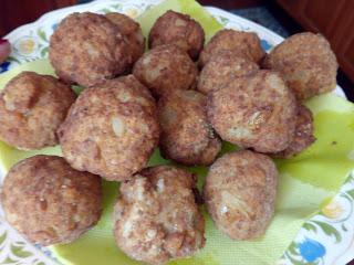 ALBONDIGAS DE CARNE EN SALSA DE ALMENDRAS