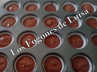 MINI MUFINS DE CHOCOLATE CON MERENGUE Y CHOCOLATE