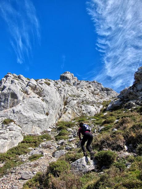 Peña Gradura desde Gradura por la Mucheirina