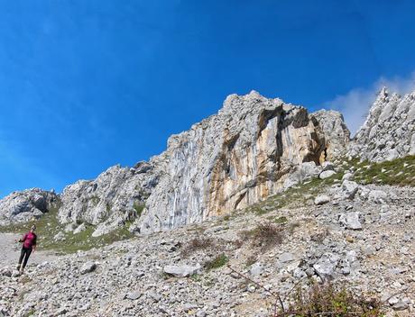 Peña Gradura desde Gradura por la Mucheirina