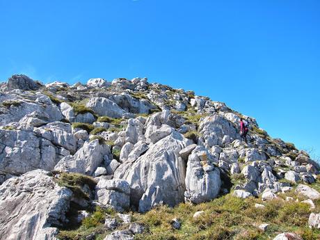 Peña Gradura desde Gradura por la Mucheirina