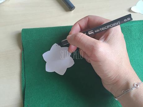 Cómo hacer una planta crasa de fieltro. Cómo hacer una planta crasa de fieltro.