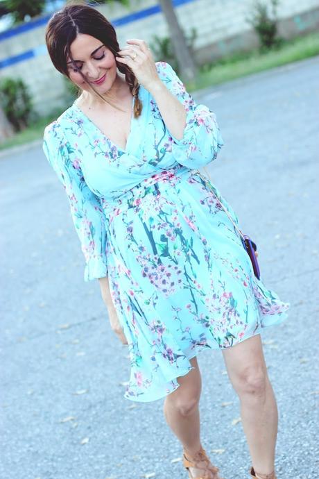 Vestido floral vaporoso de METISU Vestido floral vaporoso de METISU