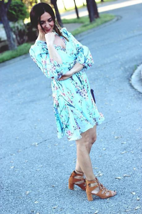 Vestido floral vaporoso de METISU Vestido floral vaporoso de METISU