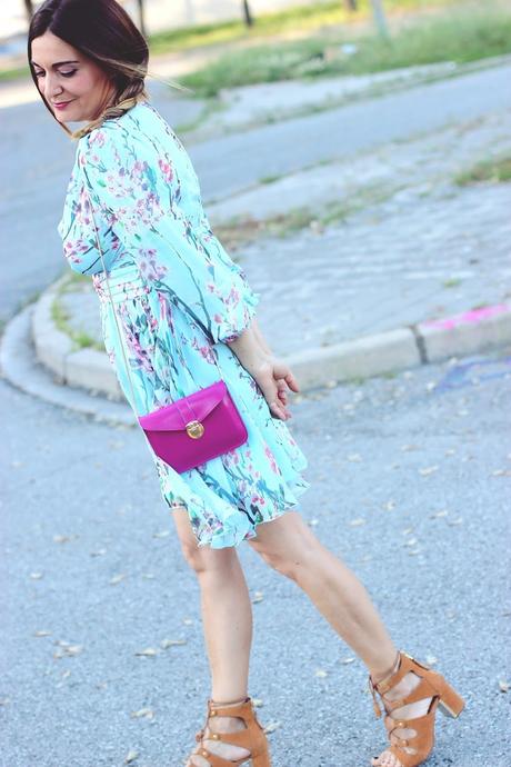 Vestido floral vaporoso de METISU Vestido floral vaporoso de METISU