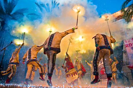Aníbal Trejo y los correfocs Aníbal Trejo y los correfocs