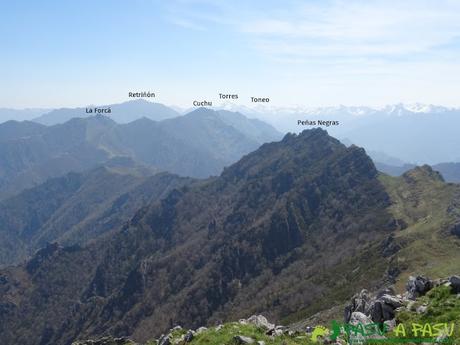 Vistas del Retriñón, Torres y Toneo desde Peña Mea