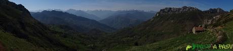 Panorámica desde la zona baja de la Canal de las Cuevas de Peña Mea