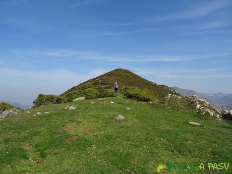 Llegando al Pico Cuchu, Aller