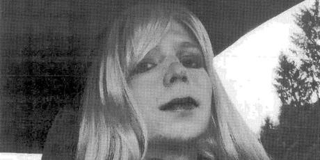 Sale de la cárcel Chelsea Manning, la primera gran fuente de #Wikileaks