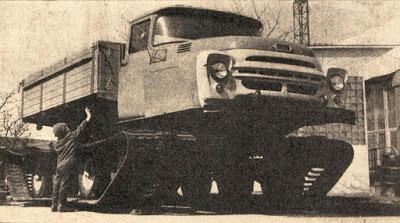 Camión ruso con orugas Camión ruso con orugas