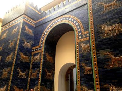 La puerta de Ishar, tan resplandeciente como el primer día. La puerta de Ishar, tan resplandeciente como el primer día.