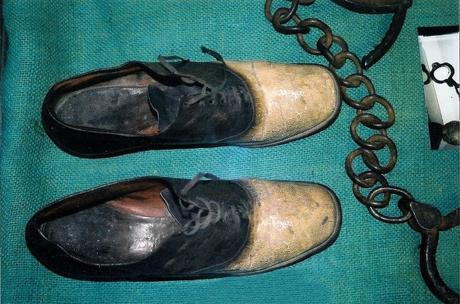 El bandido al que convirtieron en un par de zapatos. Big Noise George, bandolero convertido en zapatos