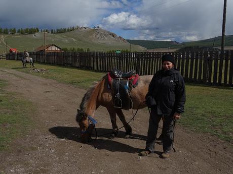 MONGOLIA: UN PASEO A CABALLO POR EL LAGO KHÖVSGÖL