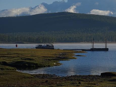 MONGOLIA: UN PASEO A CABALLO POR EL LAGO KHÖVSGÖL