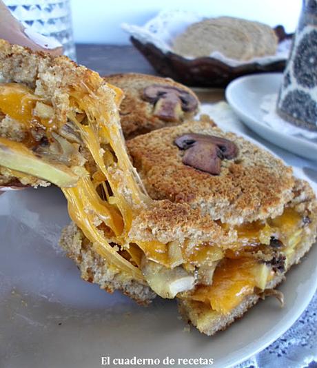 Sandwich de queso y champiñones Sandwich de Queso & Champiñones