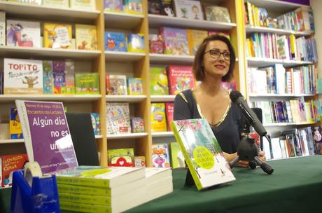 Presentación del libro,algún día no es un día de la semana de Sol Aguirre